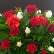 All Roses long and low arrangement (1470204457)